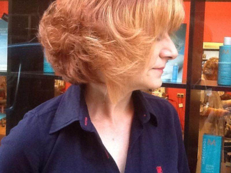 Corte estilo bob con color bronce